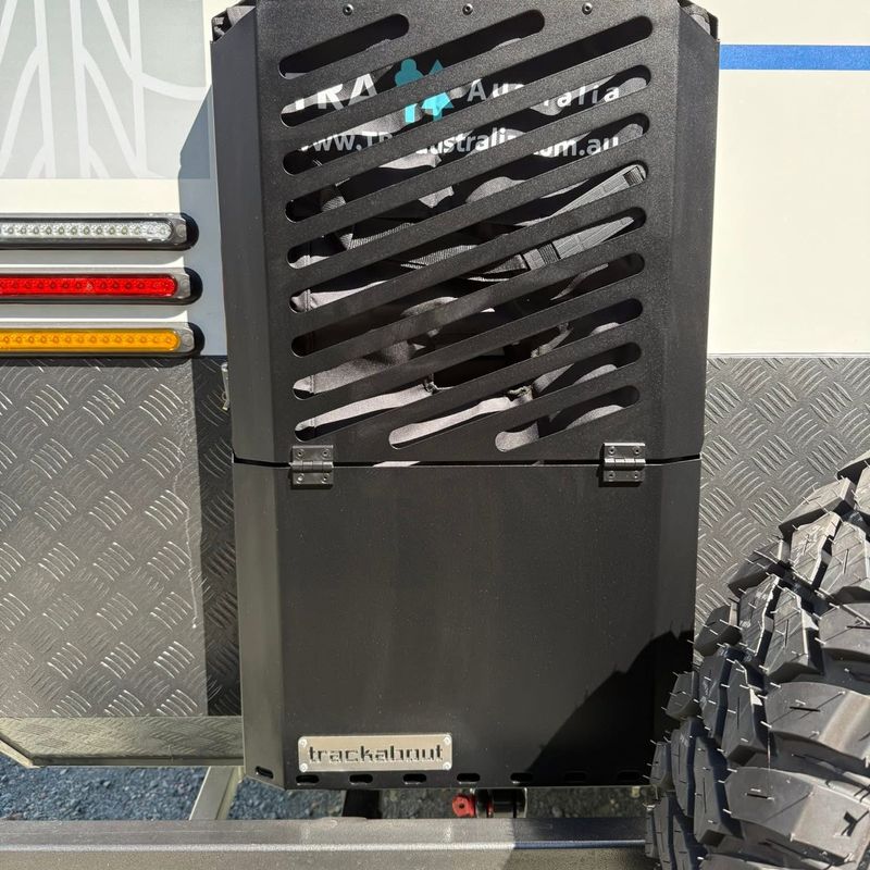 Lockable Ladder Cover